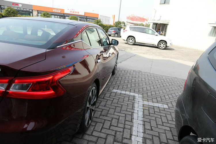 东风日产西玛测评,日产西玛2.5lxv测评