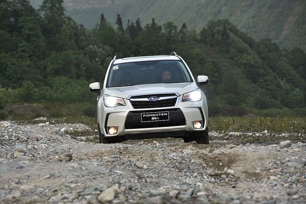 自成一派原创视频,2016款2.0斯巴鲁森林人评测