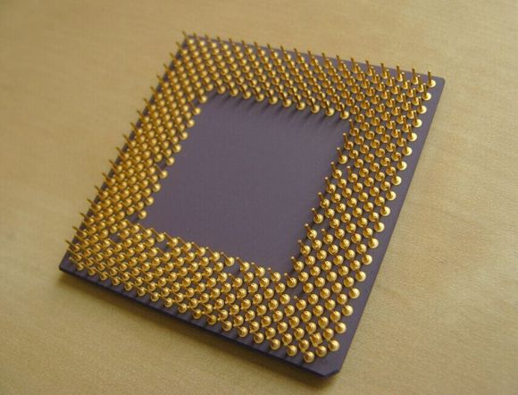 英特尔和amd的cpu哪个更好,amd和英特尔顶级cpu对比