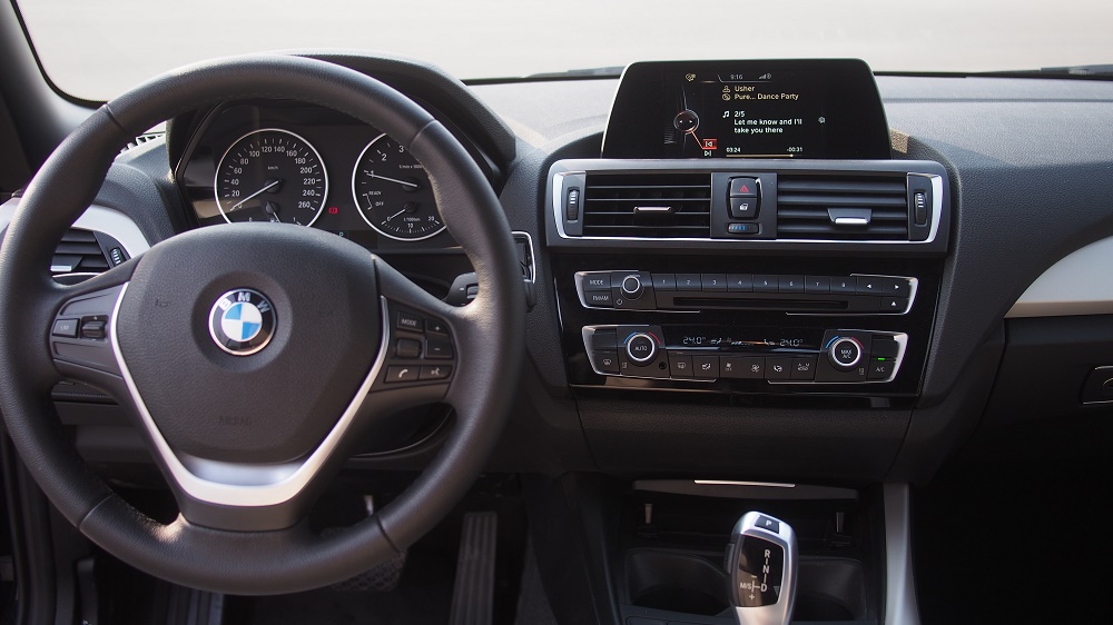 宝马218敞篷三缸发动机怎么样,宝马218i试驾体验