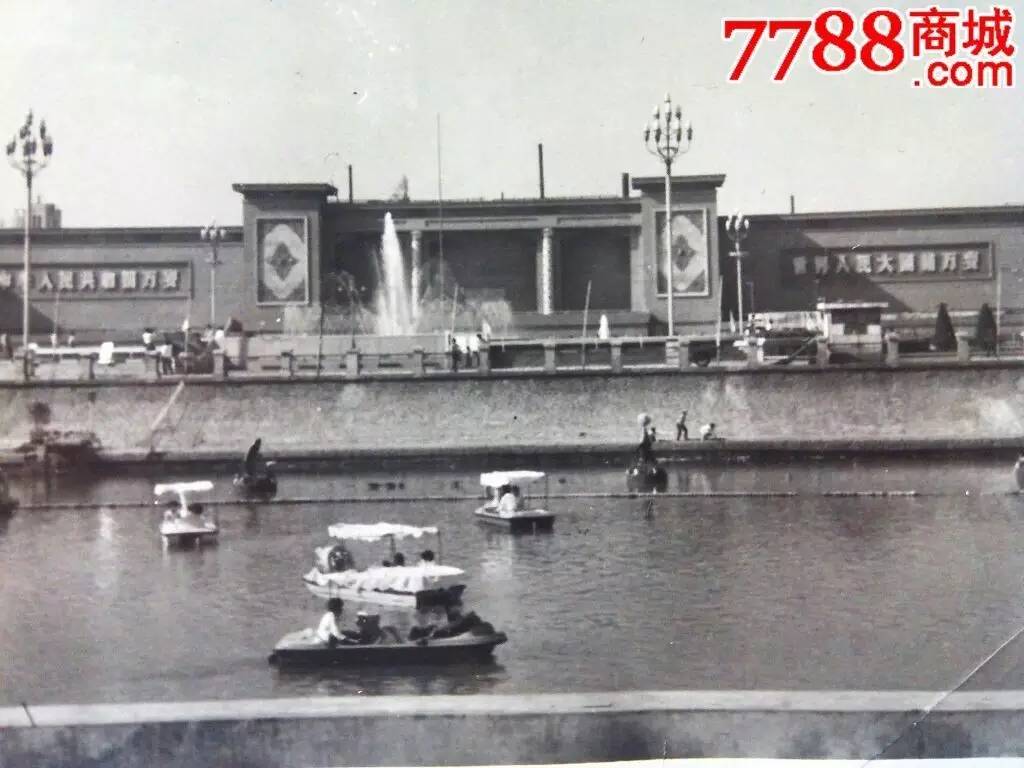 海河中心广场，天津消失的苏式主席台，曾是哏都消夏胜地