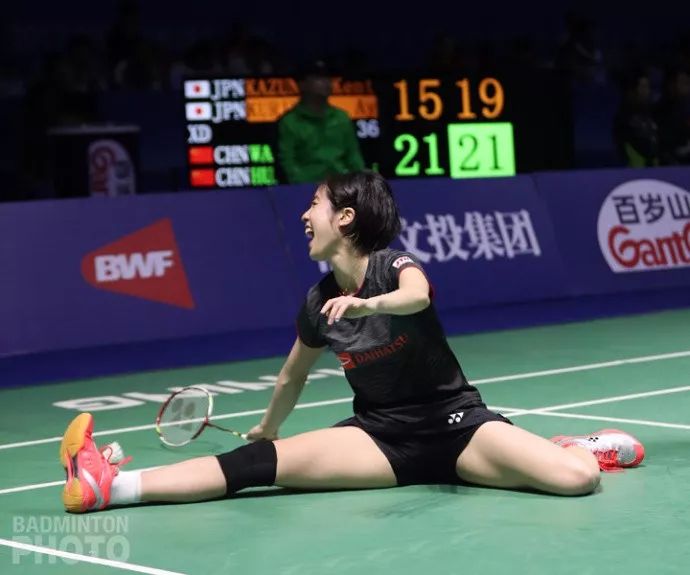 羽毛球的打球技巧和方法,羽毛球一前一后多球训练