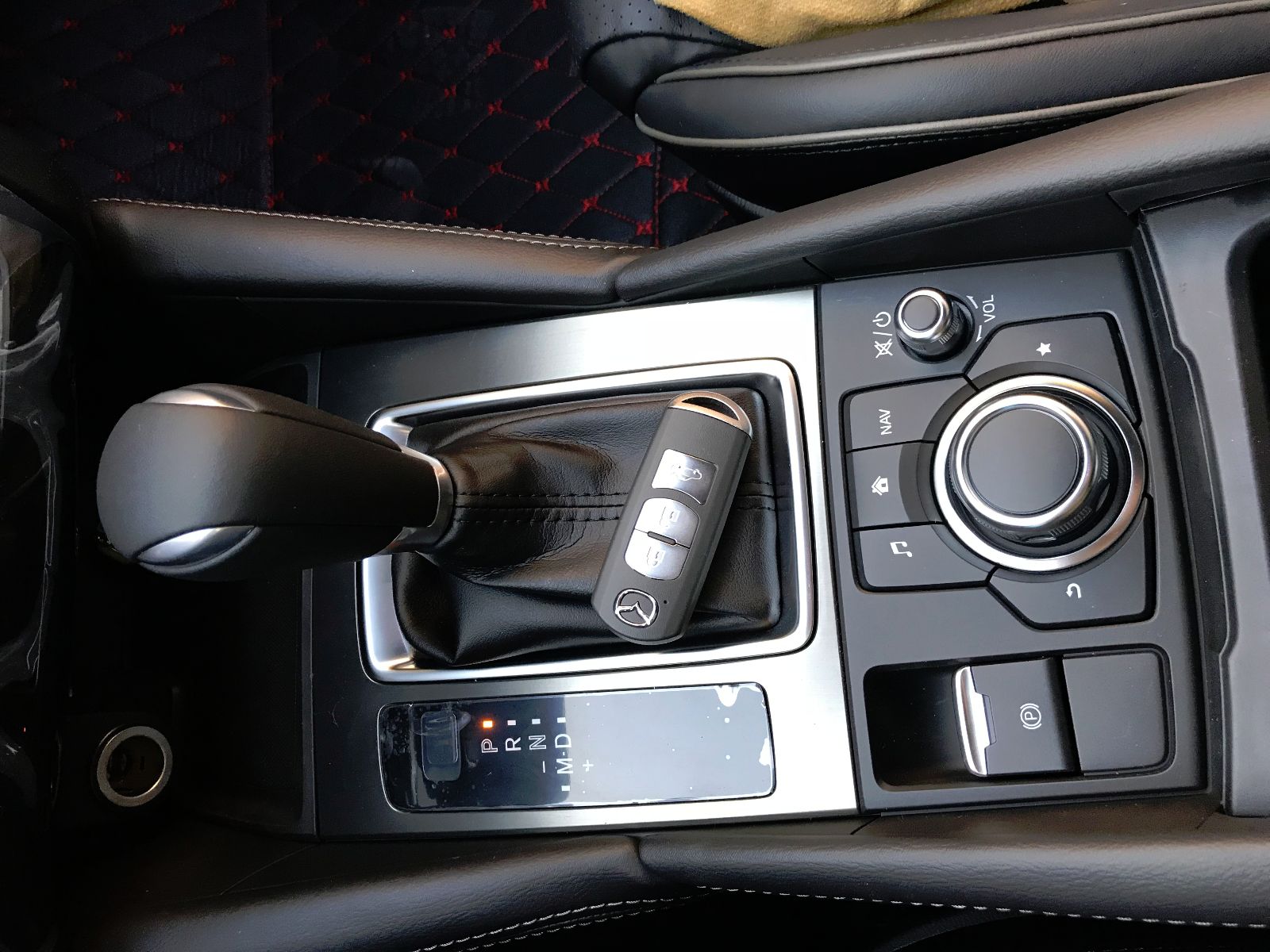 18款银色阿特兹2.5尊崇版二手车,银色阿特兹实车