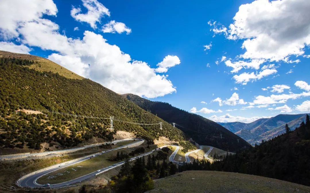 稻城亚丁攻略自由行大概多少钱,稻城亚丁怎么游玩