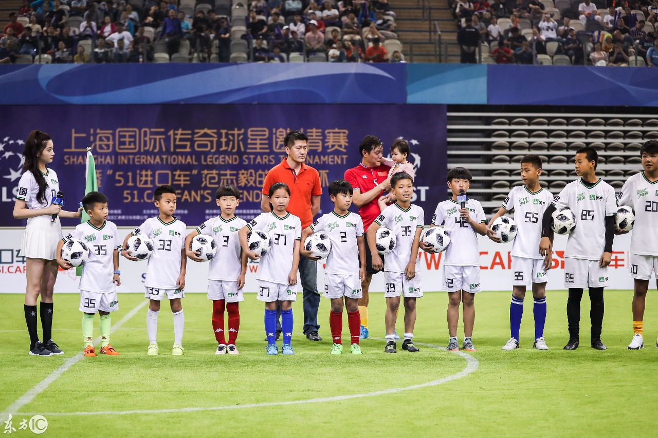 世界杯鹿晗关晓彤解说,关晓彤成毅王俊凯