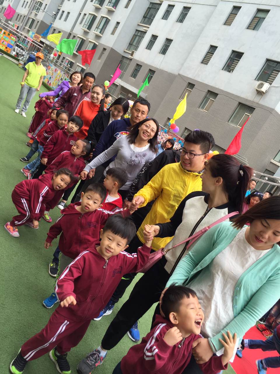 趣味横生,欢乐不断——东大景泰幼儿园举行“六一亲子运动会”!