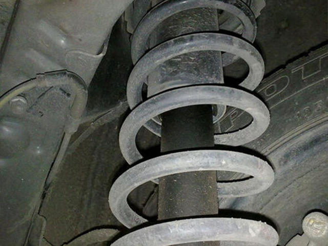 博越pro底盘有漏油是什么原因,汽车底盘漏油是什么原因