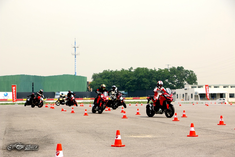 摩托赛事杜卡迪,杜卡迪摩托车锦标赛视频