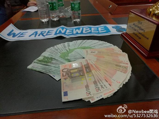 弱鸡赢得炉石中欧冠军,开走法拉利的他有驾照吗?