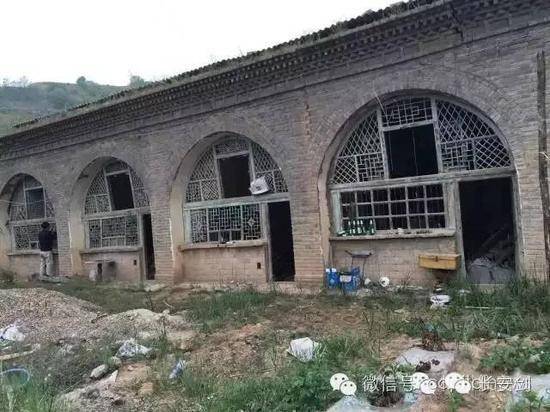 湖南落马厅官庭审哭了：问题出在年轻老婆身上