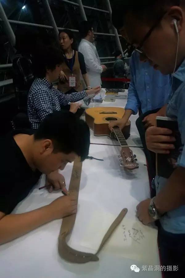 上海这个建筑能耗争议不少，但演出很棒