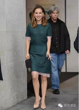 怎么穿高跟鞋显腿细长视频,超长版高跟鞋怎么穿才好看