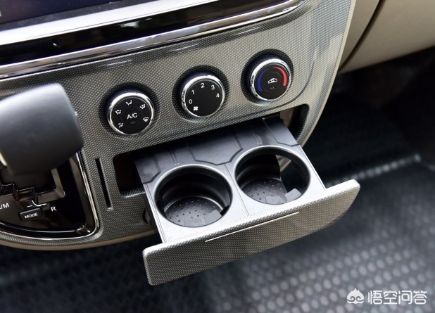 大通v80是轿车还是轻客,买上汽大通v80可以拉货吗