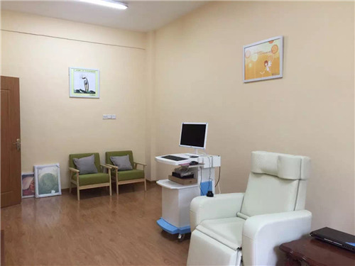 无锡江南中专:我校举行“阳光小屋”心理健康中心启动仪式