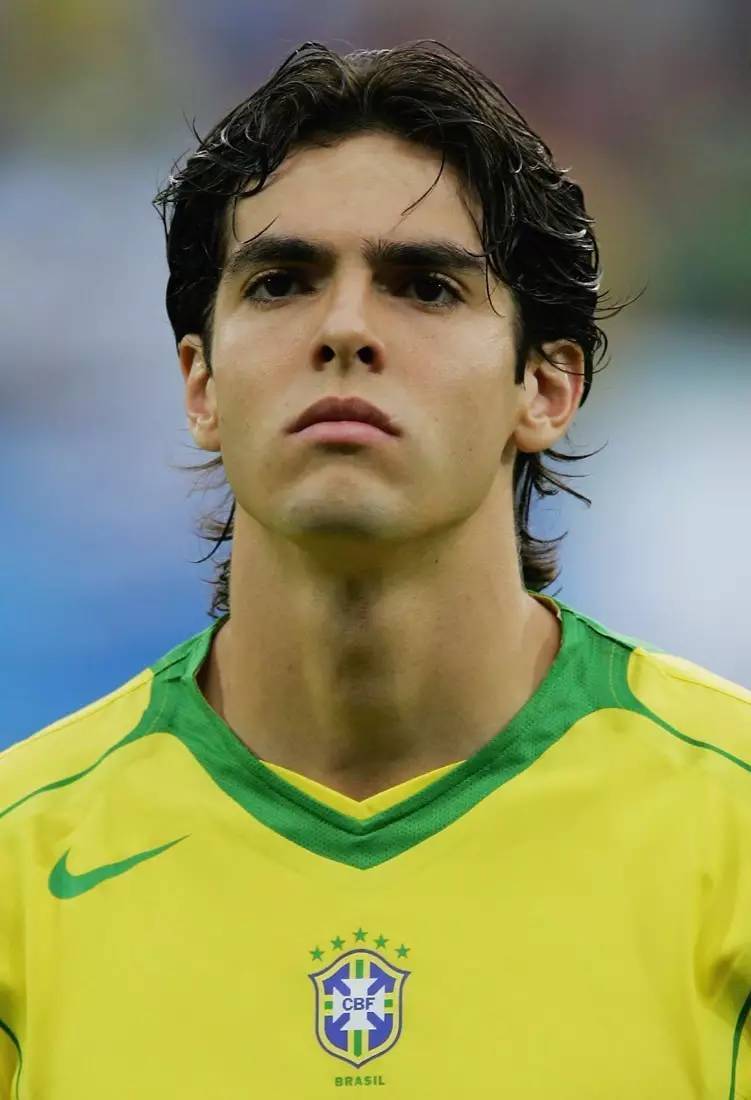 踢足球的玩什么游戏,踢足球的开什么车