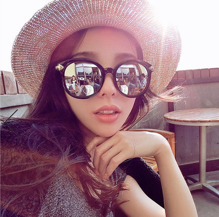 哪款太阳镜好用一点又便宜又好看,如何选择一款实用又时髦的太阳镜