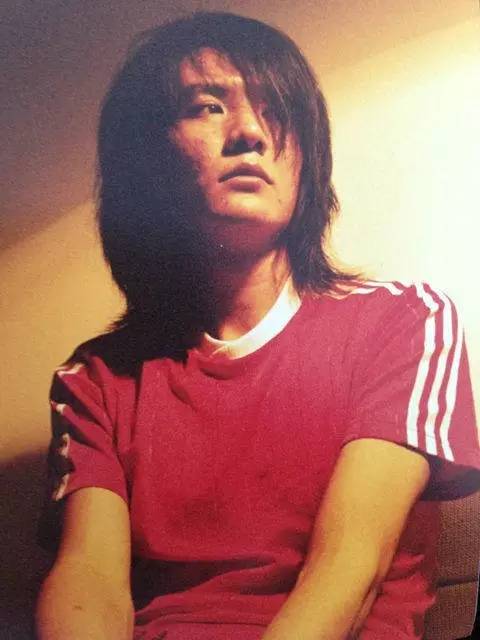 我们都是理想主义大葵花，生长在这个营养不良的末世纪|朴树