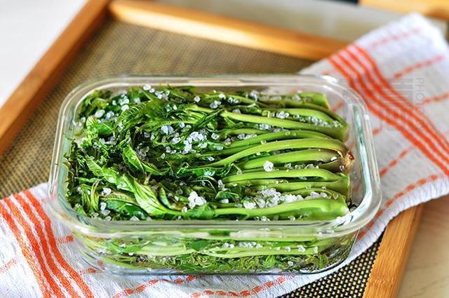 香椿芽腌制方法好吃还放不坏,香椿芽的腌制方法和时间