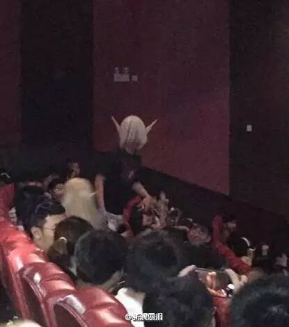 去看魔兽电影,看魔兽的顺序