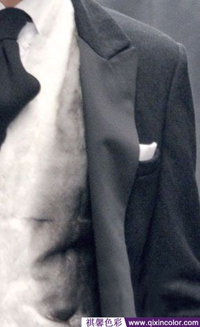 方巾搭配衣服大全,西服胸前口袋的方巾怎么叠倒三角