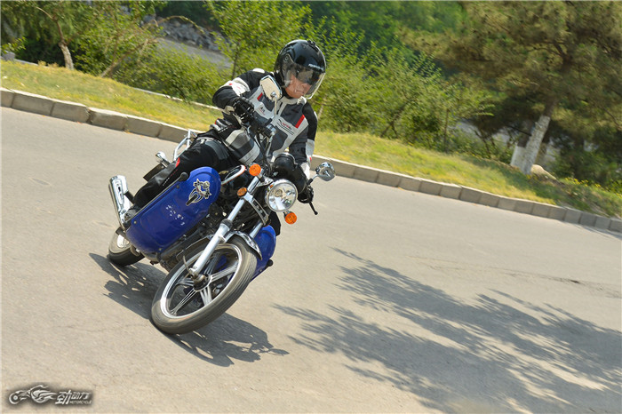 豪爵hj125-8f评测,豪爵踏板摩托车性价比推荐