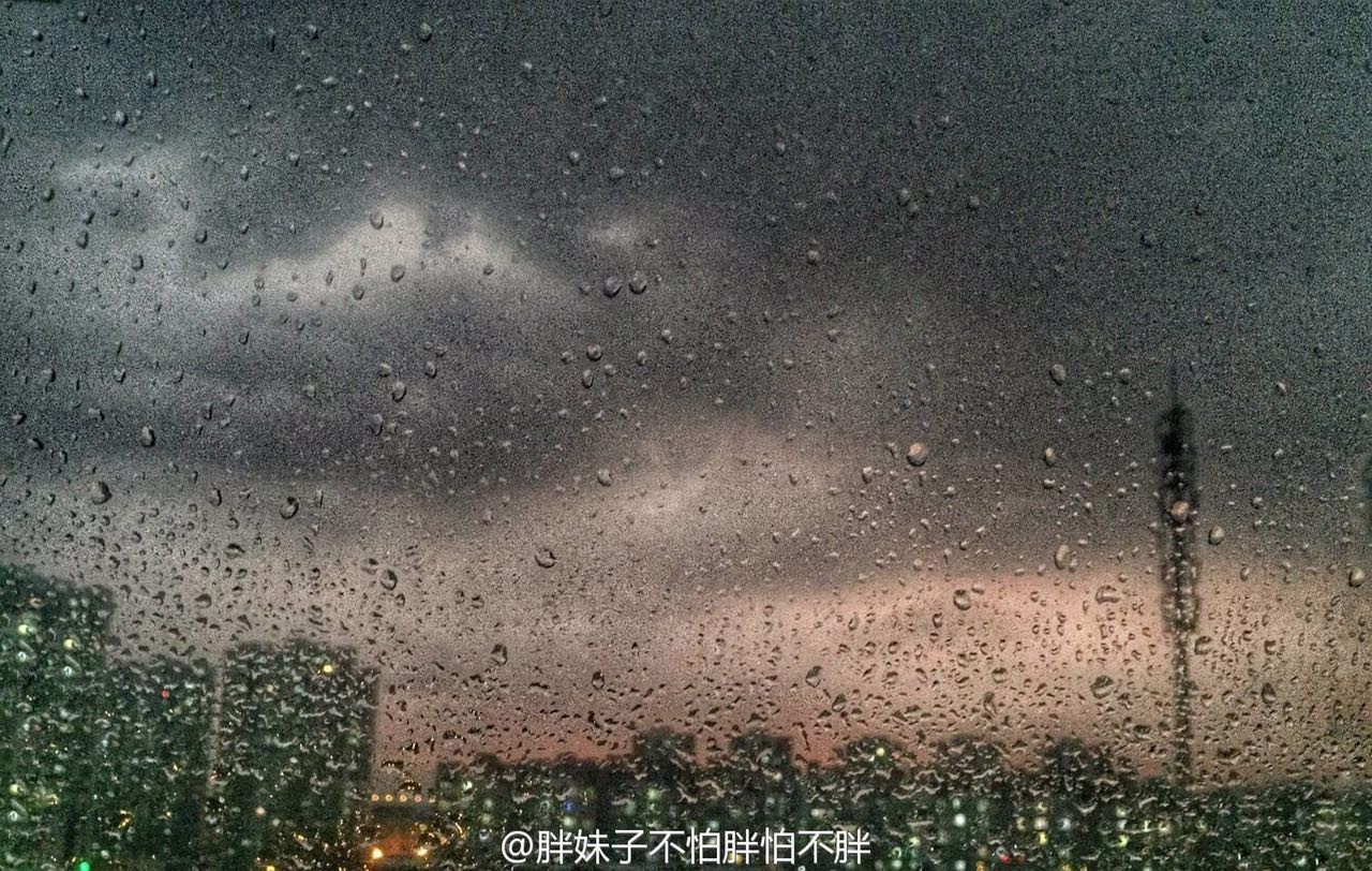 天津大雨下冰雹,天津大雨冰雹齐来袭