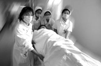 15岁的女生来月经腹痛正常吗,16岁女生月经不正常还经常腹痛