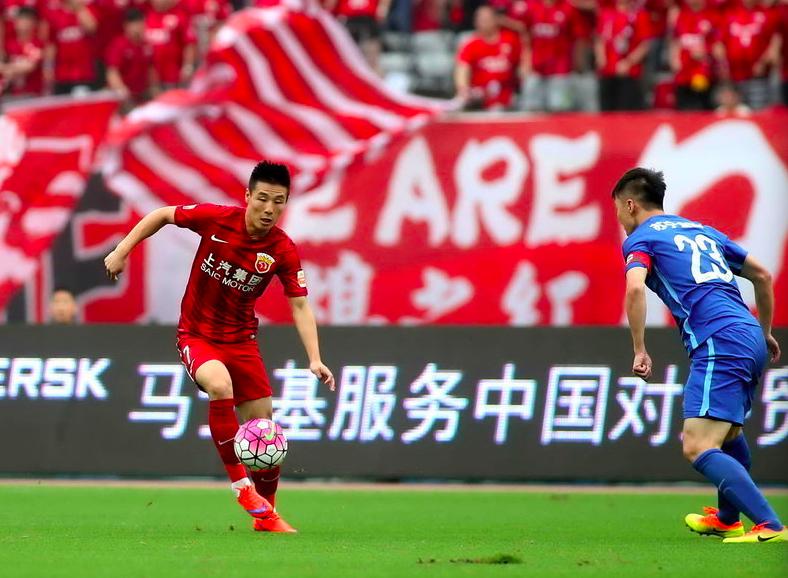 吴曦庆祝胜利晋级就是硬道理,吴曦为国足拼的头破血流