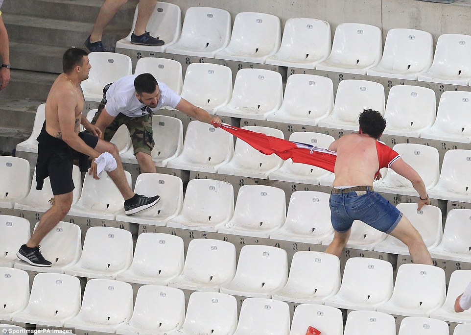 欧洲杯英格兰输球球迷,欧洲杯俄罗斯与英格兰打架