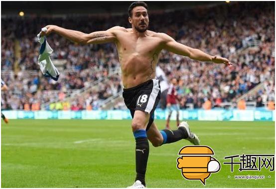 那些绿茵场上的励志哥!