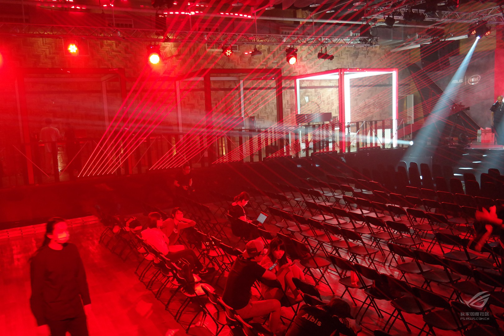 rog败家国度外设,rog败家之眼华硕主机