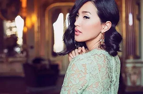 夏天穿搭指南轻松美得高级,夏天美的穿搭什么风格