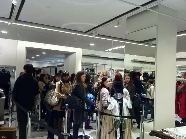 妹纸在网上痛斥HM的尺码有问题，没想到遭殃的人可真不少