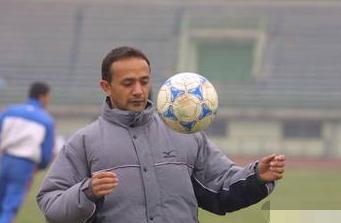 鲁蜜们，还记得巴力吗？他就要回济南探亲了！