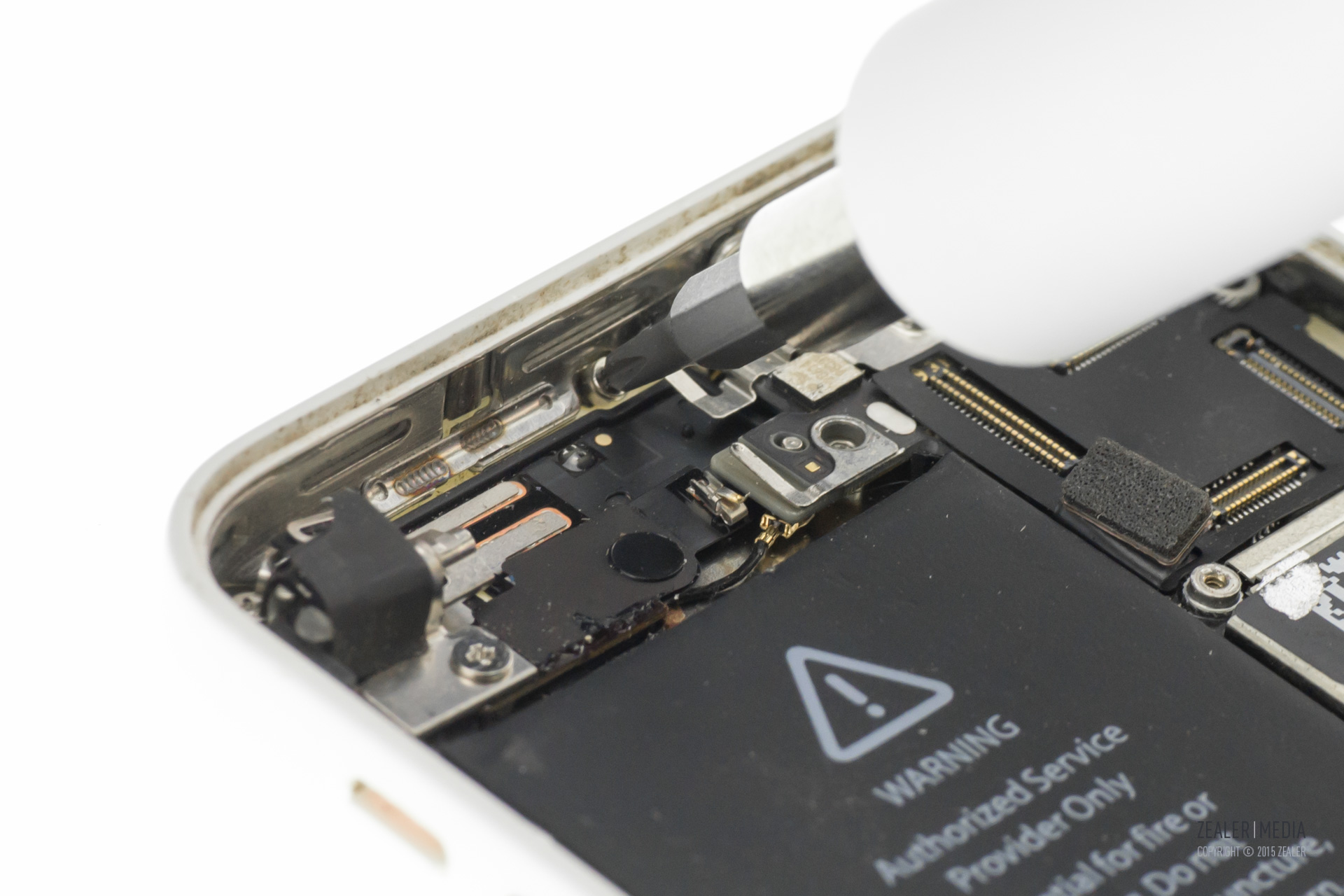 拆iphone5c教程,苹果5c换后壳