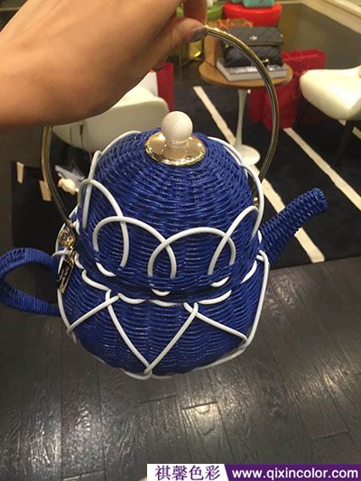 服装搭配包包陈列,服饰搭配让你的生活更有品味