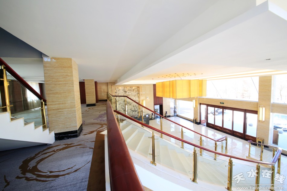 又到花开烂漫时下一句,清明出游来汤峪踏青泡温泉