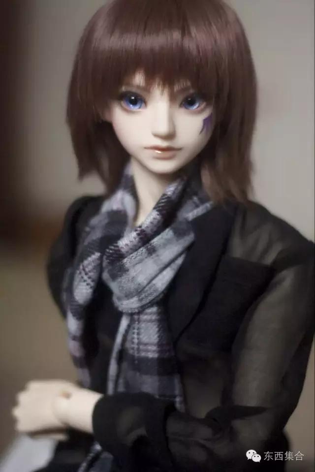 她是资深娃娘,也是暴雪爸爸的死忠粉