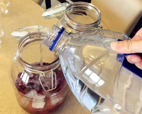 看欧洲杯，就该喝这个：手把手教你做超简单的杨梅烧