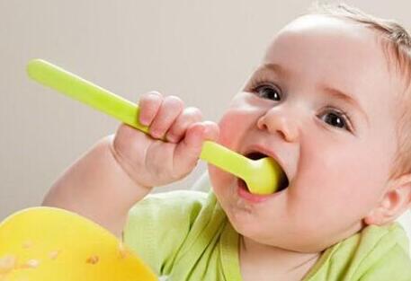 宝宝磨牙最简单的方法,宝宝磨牙棒怎么做