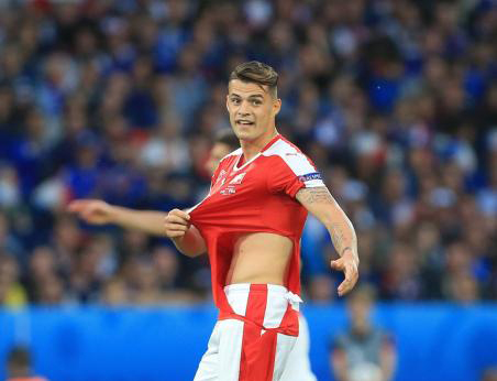 足球史上受过的最严重的伤,足球最危险时刻