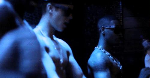 荧光纹身与鸽子血纹身,炫酷的荧光纹身