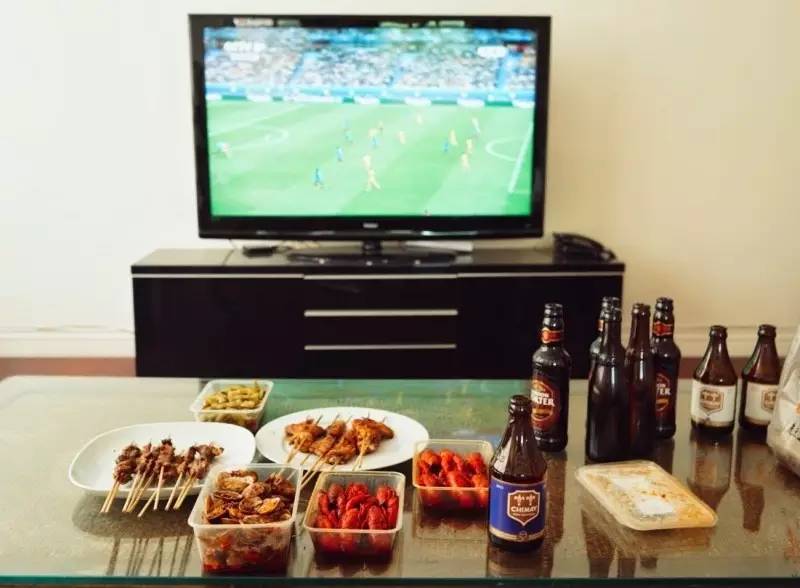 欧洲杯中场|各国粉丝在吃啥？