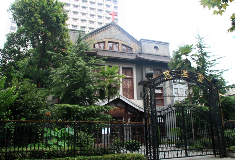 杭州有几家低调的书店叫教堂内部书房，为你的信仰预备明天的希望