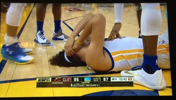 瓦莱乔总决赛七分钟假摔4次,nba十大单打高手詹姆斯