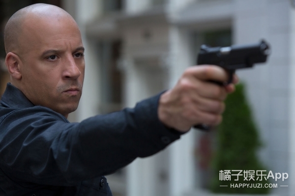 跟老婆蜜月，还和前女友有了孩子！《速8》里范迪塞尔是渣男吗？