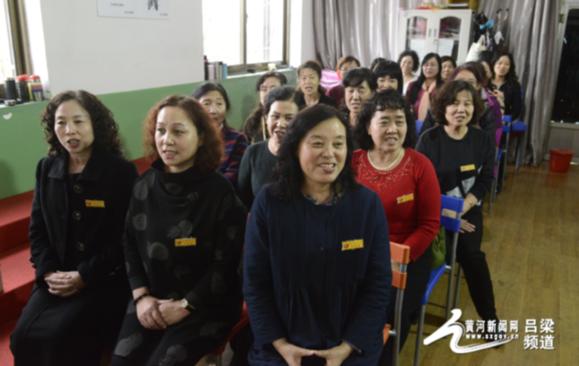 交城卦山合唱团视频,草根合唱团演唱视频