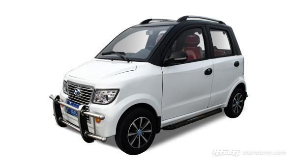 老年四轮纯燃油老年代步车图片,老年手推车老年代步车哪个品牌好