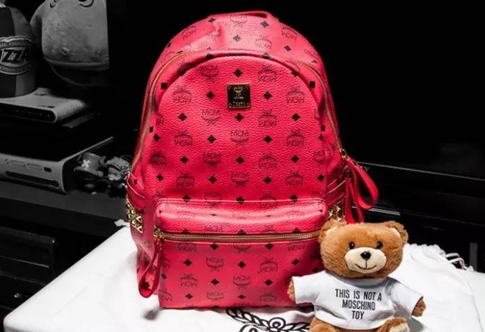 新款mcm双肩包樱花粉,剁手党好物分享