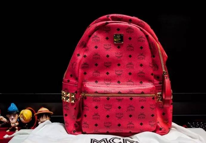 新款mcm双肩包樱花粉,剁手党好物分享